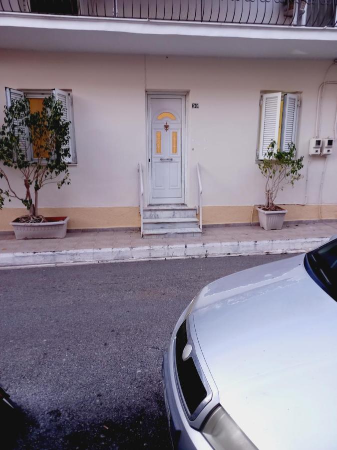Στην Αυλή Της Ράχης Daire Kalamata Dış mekan fotoğraf