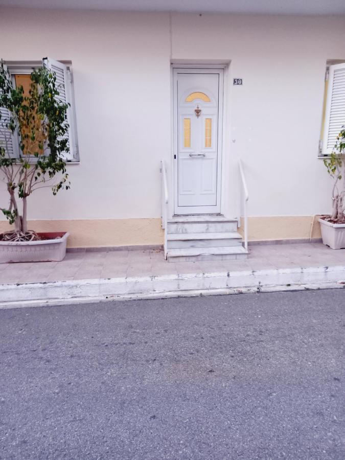 Στην Αυλή Της Ράχης Daire Kalamata Dış mekan fotoğraf