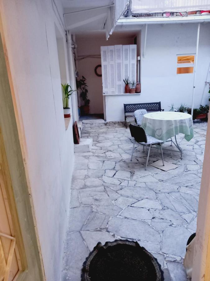 Στην Αυλή Της Ράχης Daire Kalamata Dış mekan fotoğraf