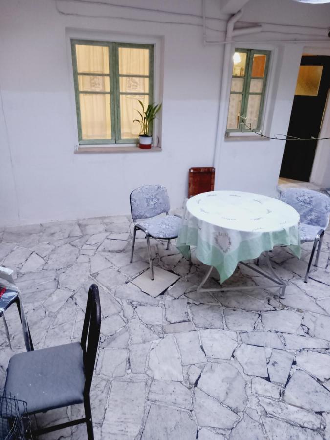 Στην Αυλή Της Ράχης Daire Kalamata Dış mekan fotoğraf