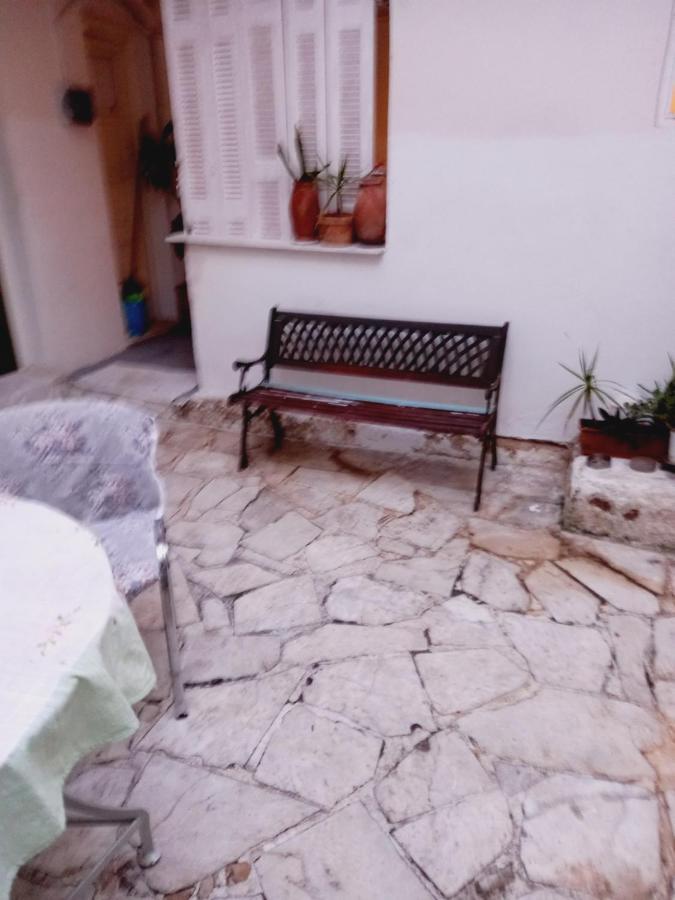 Στην Αυλή Της Ράχης Daire Kalamata Dış mekan fotoğraf